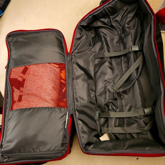 FUL Rolling Duffel bag / Travel luggage - Picture 5 of 11